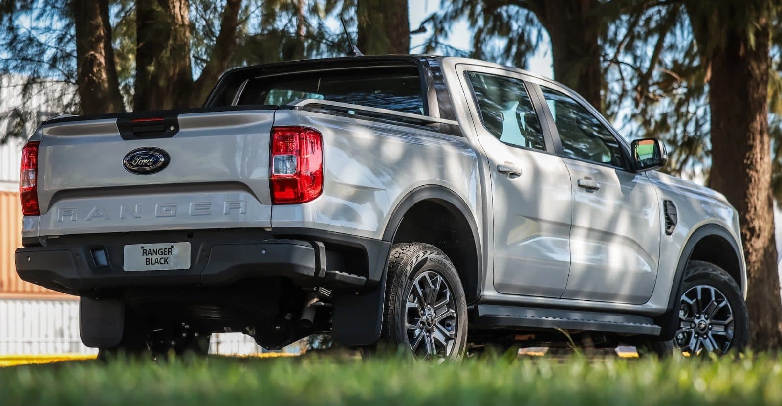 Ford Ranger Black 4x4 - foto 3