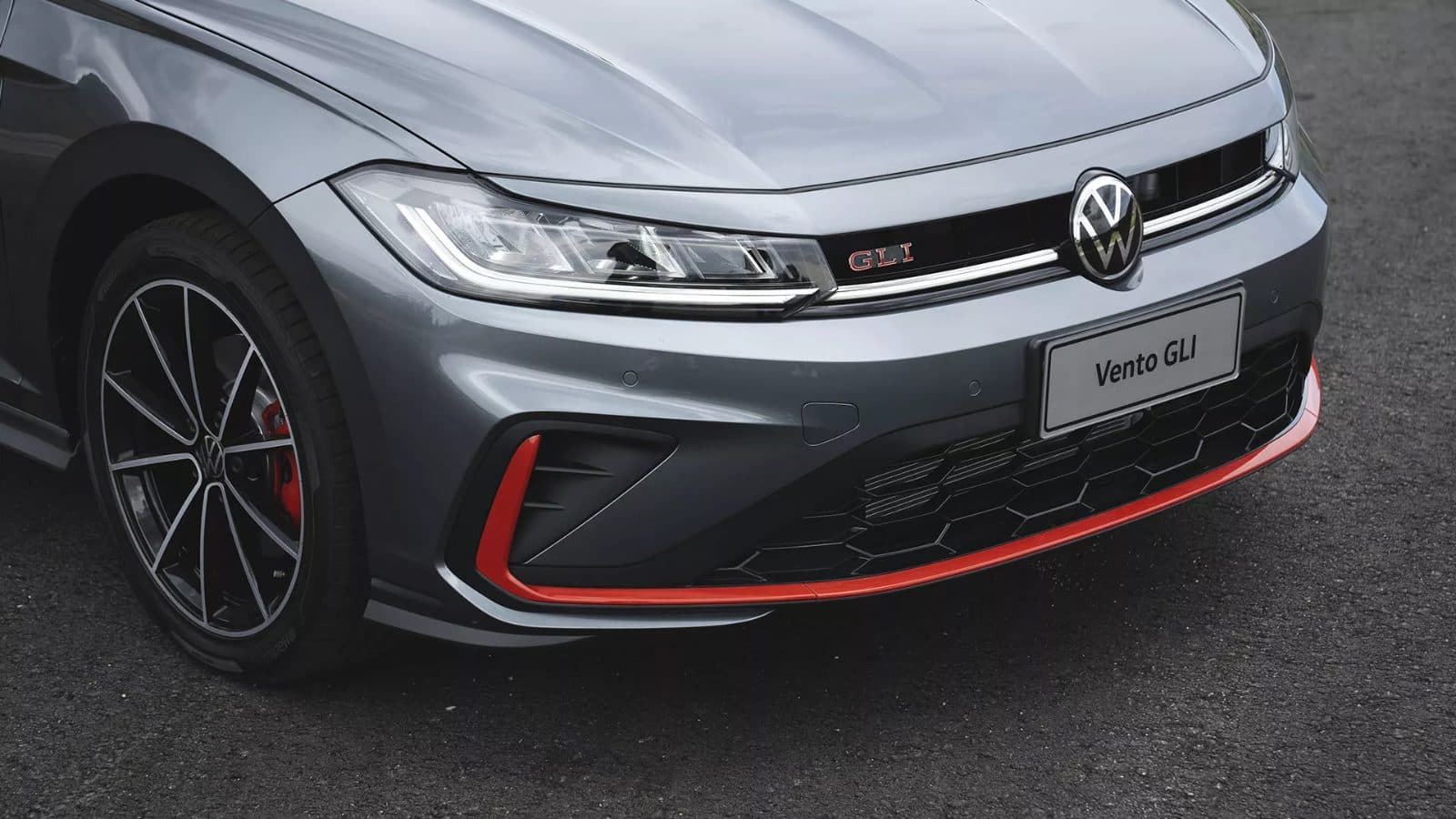 Volkswagen Vento GLI - foto 2