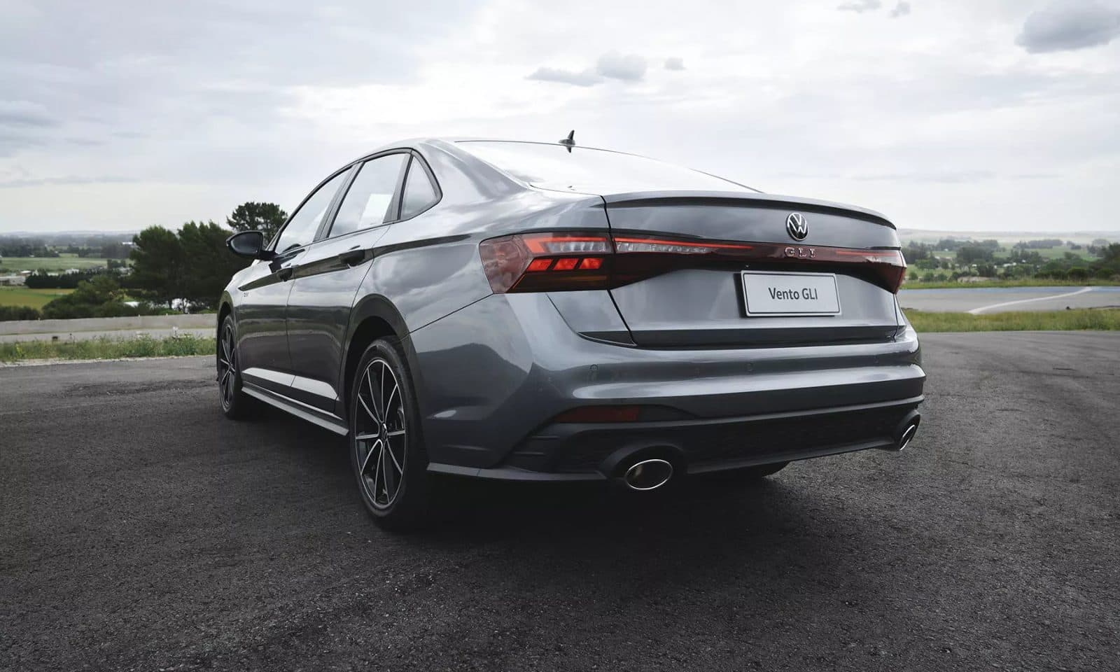 Volkswagen Vento GLI - foto 4