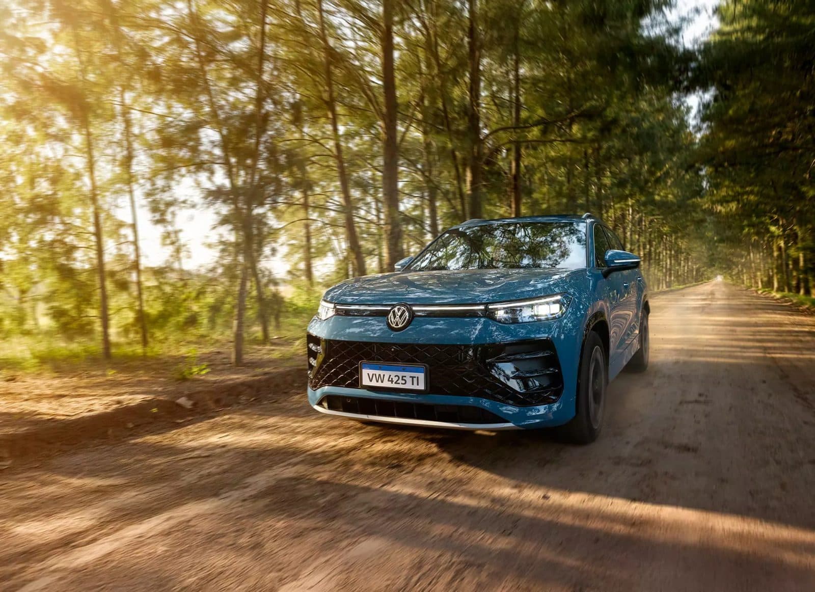 Volkswagen Tiguan R-LINE - foto 1