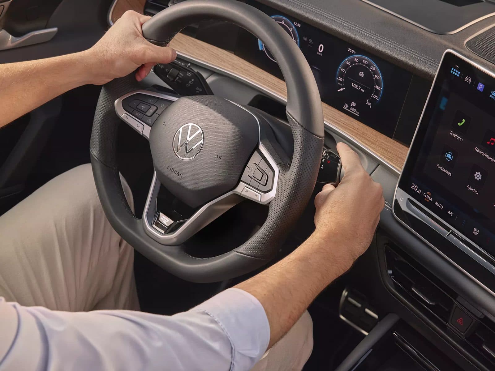 Volkswagen Tiguan R-LINE - foto 5