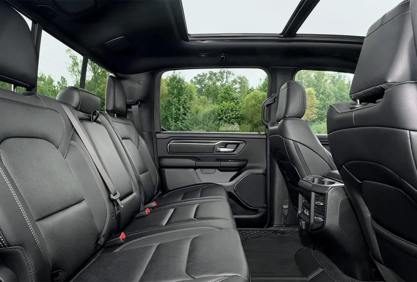 RAM 1500 Laramie Night Edition - foto 3