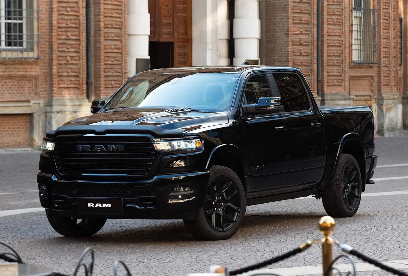 RAM 1500 Laramie Night Edition - foto 1