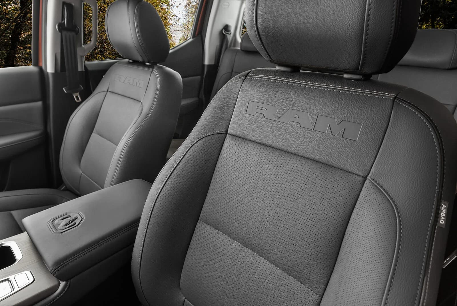 RAM Dakota Laramie Night Edition - foto 4