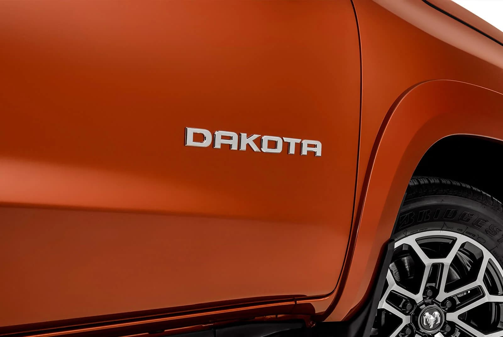 RAM Dakota Laramie Night Edition - foto 5