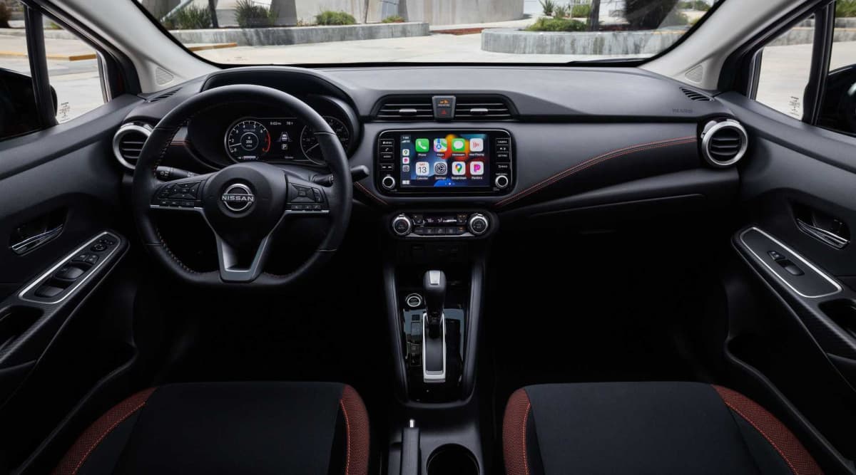 Nissan Versa Advance MT - foto 5
