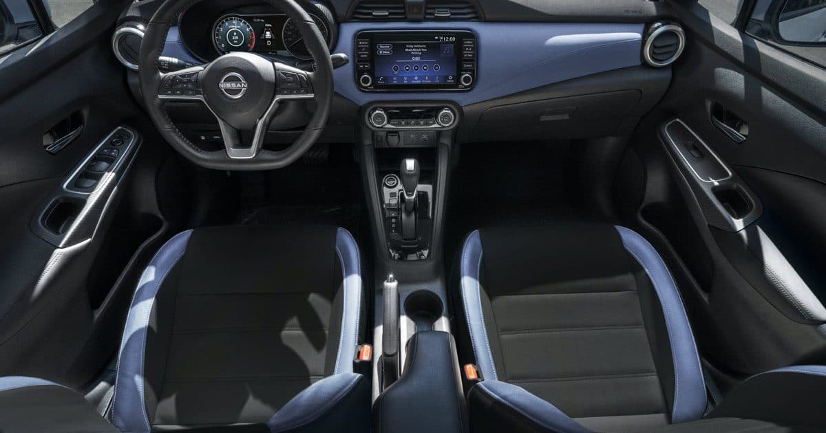 Nissan Versa Advance MT - foto 6