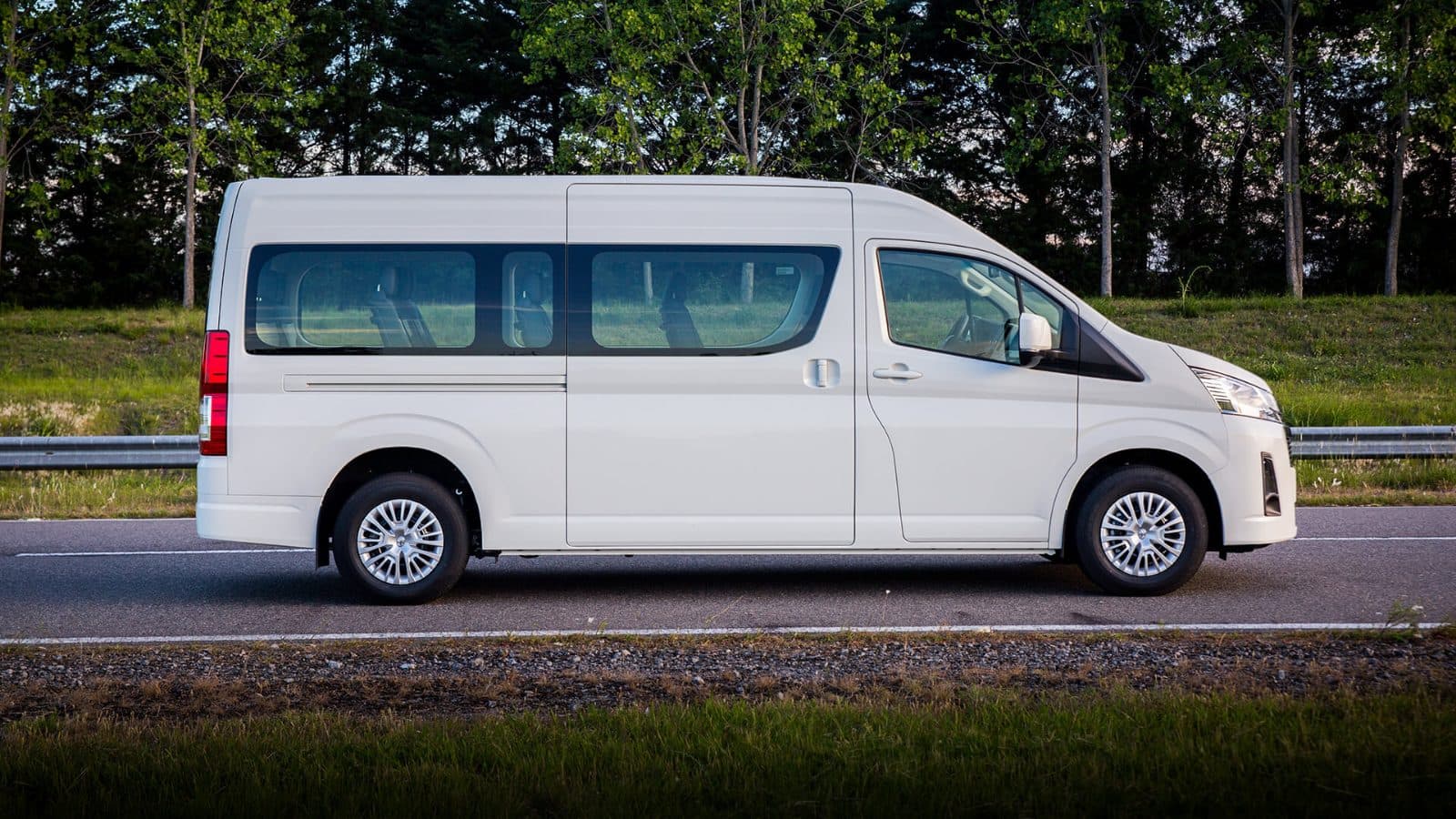 Toyota Hiace Commuter 2.0 TDI 6AT 14A - foto 2