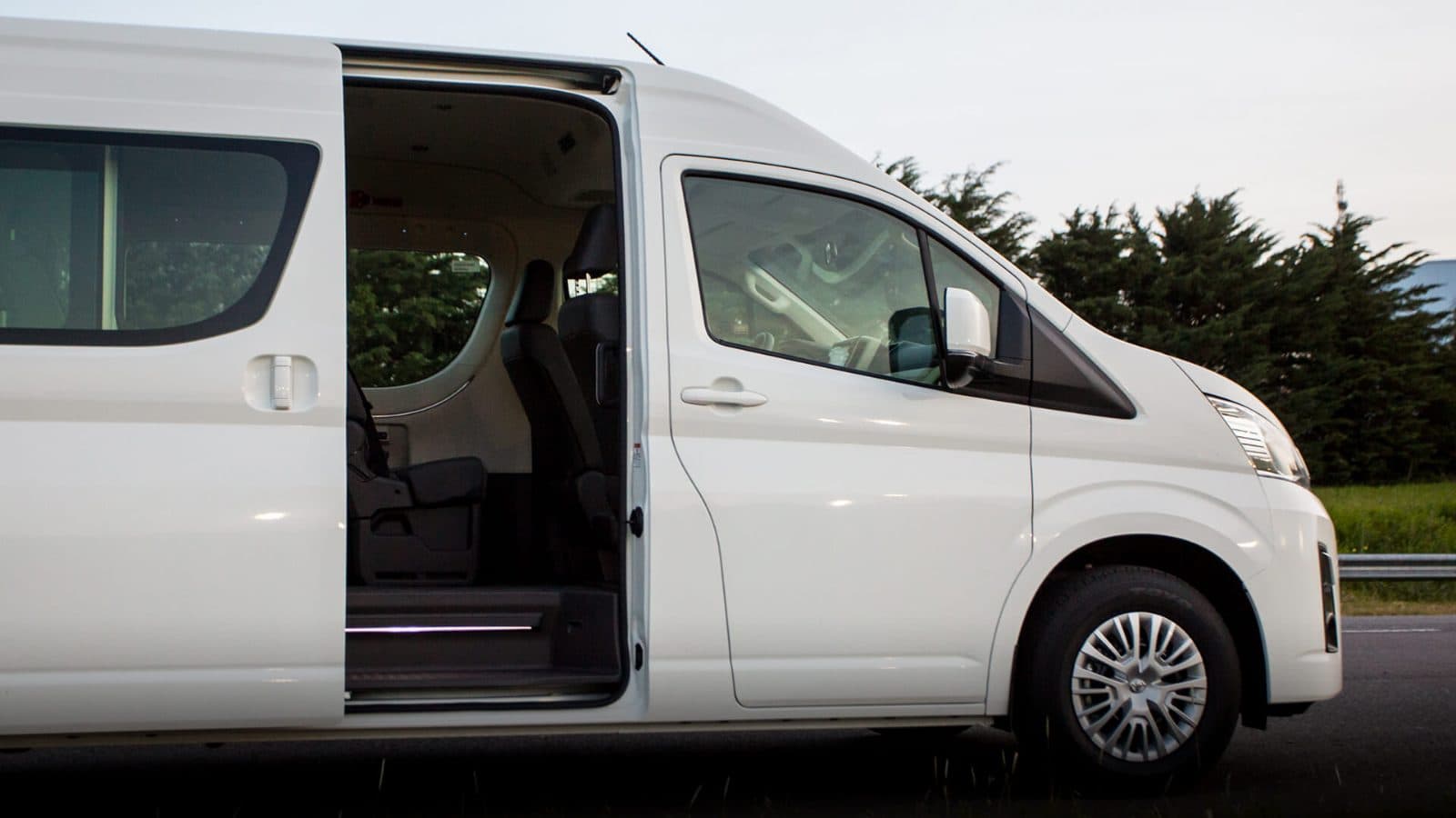 Toyota Hiace Commuter 2.0 TDI 6AT 14A - foto 3