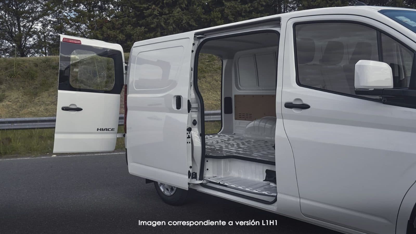 Toyota Hiace Furgón L1H1 2.8 TDI 6AT 3A 4P - foto 5
