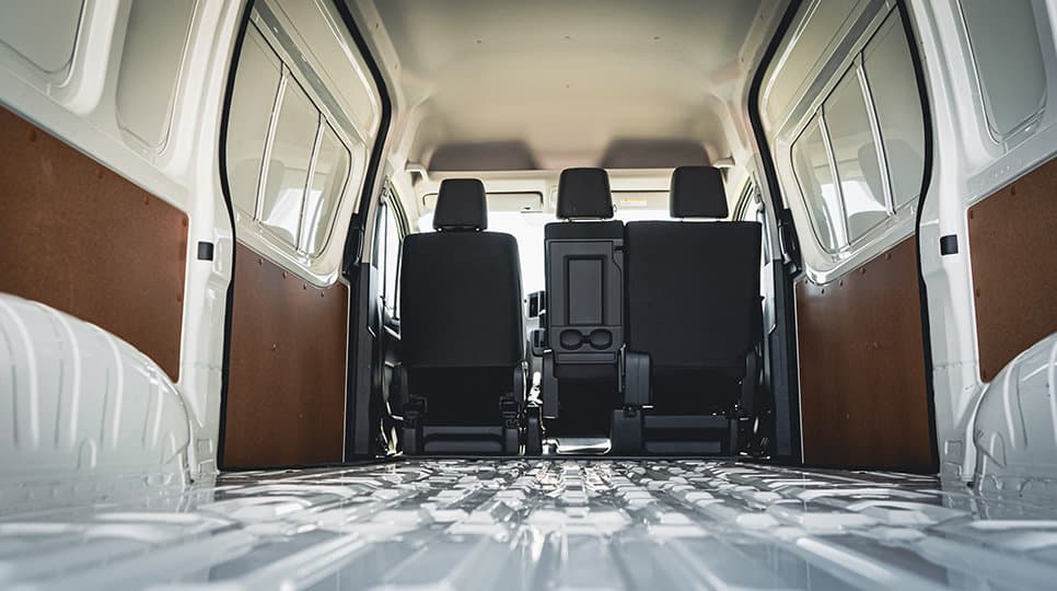 Toyota Hiace Furgón L1H1 2.8 TDI 6AT 3A 4P - foto 7