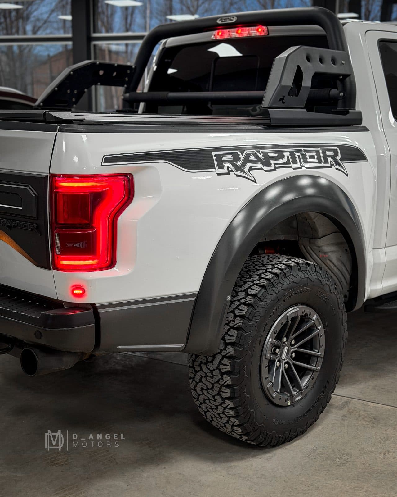Ford F-150 - foto 11