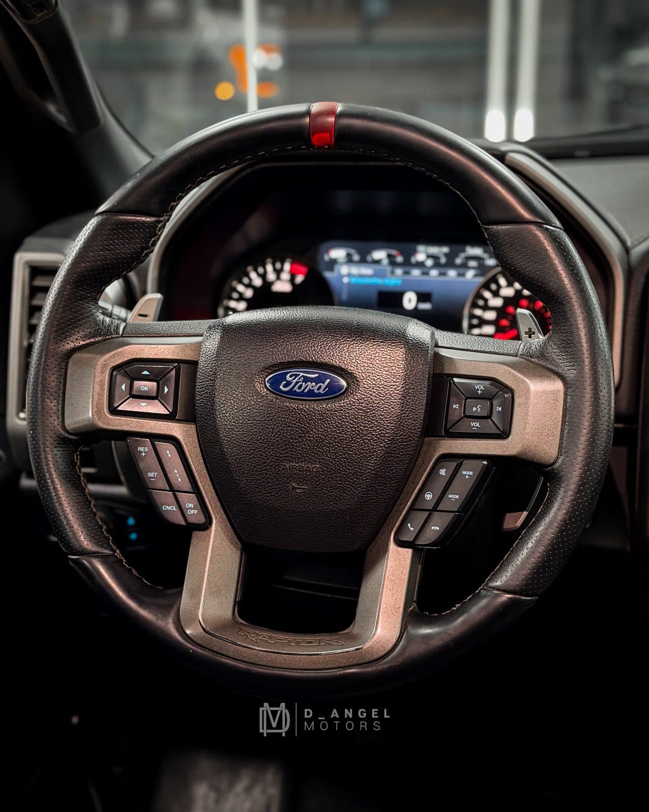 Ford F-150 - foto 12