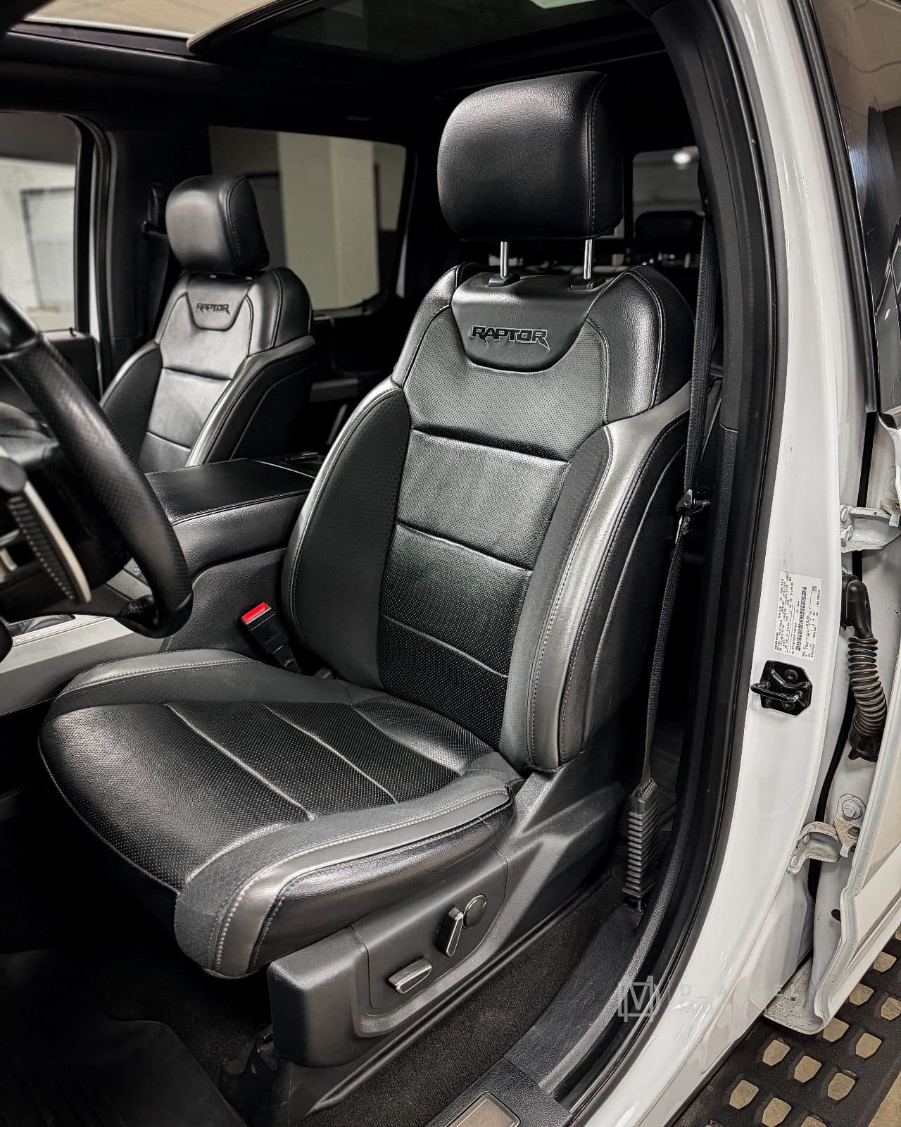 Ford F-150 - foto 19