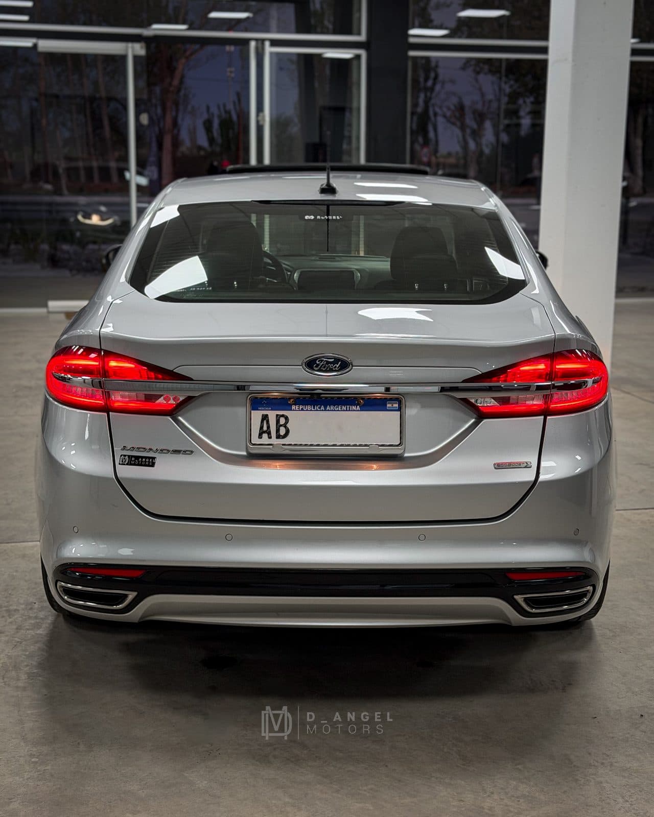 Ford Mondeo - foto 8
