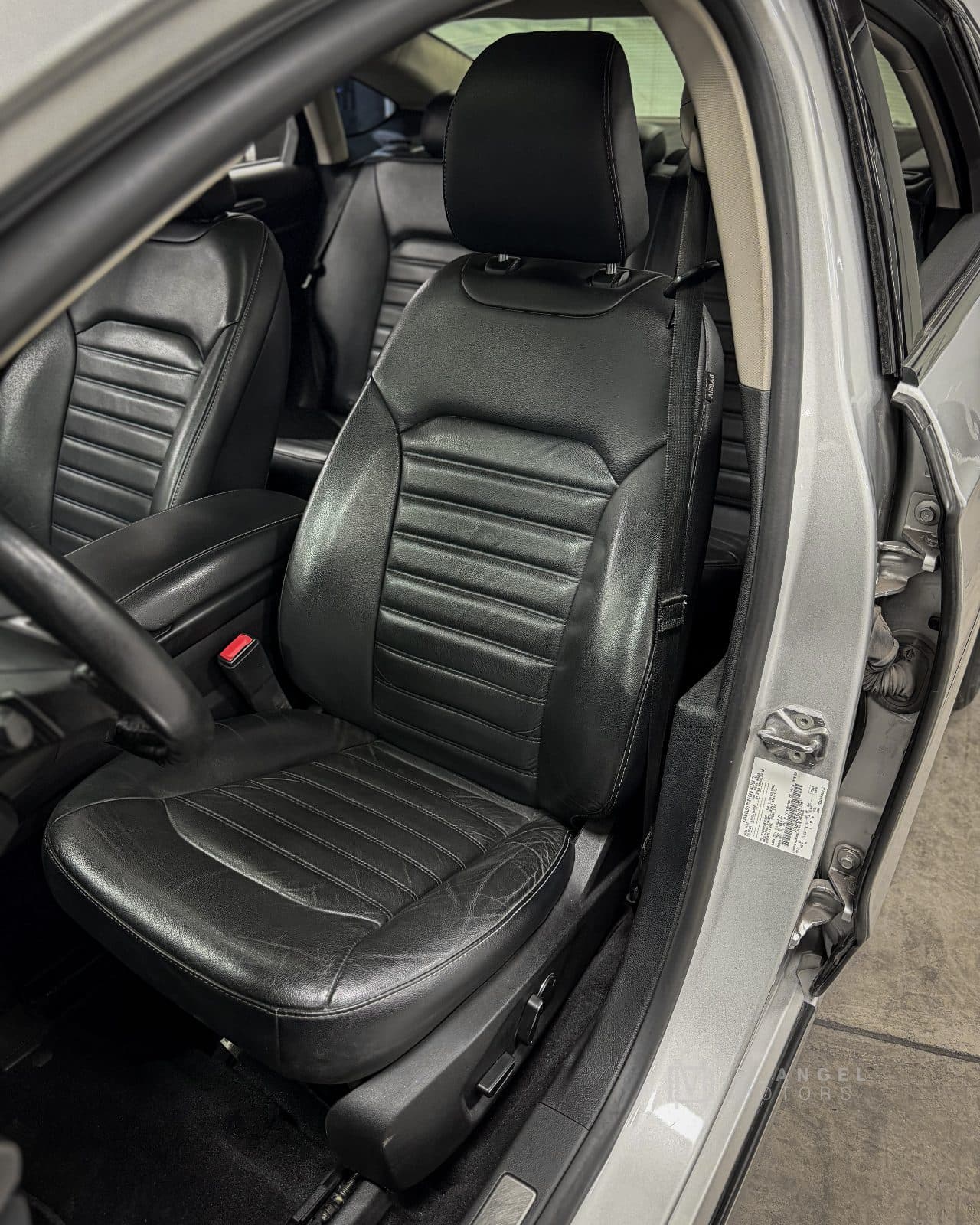 Ford Mondeo - foto 32